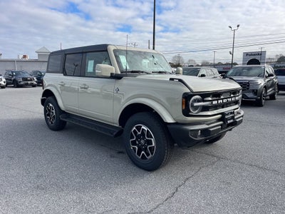 2025 Ford Bronco Outer Banks