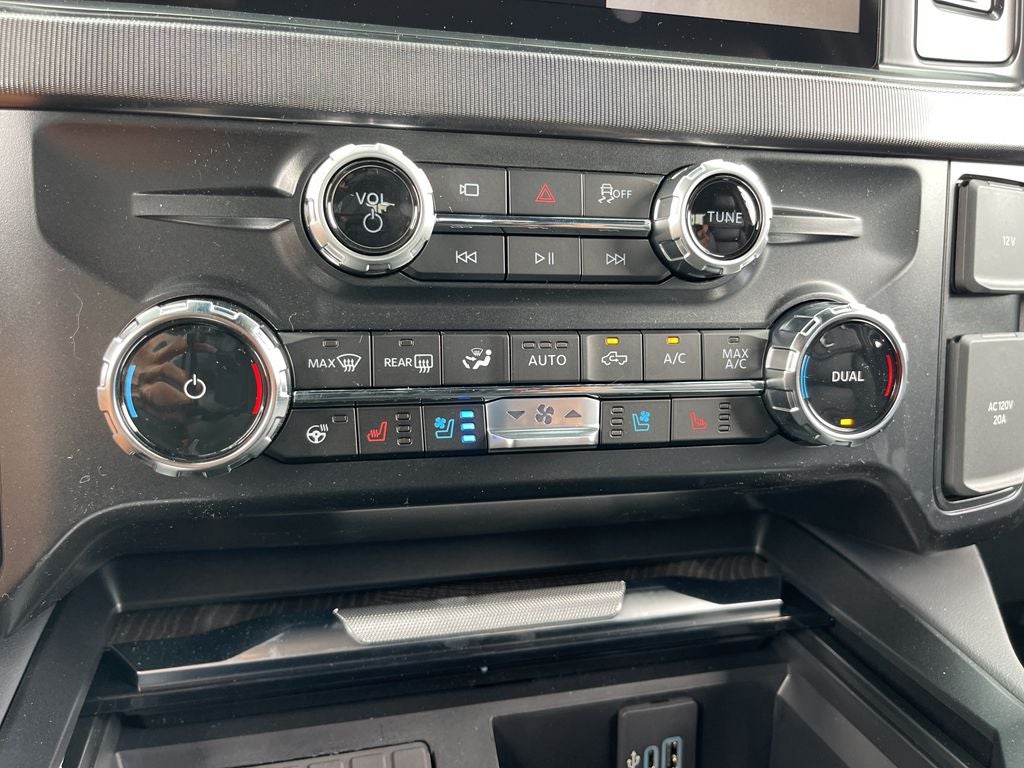 2025 Ford F-350SD Platinum