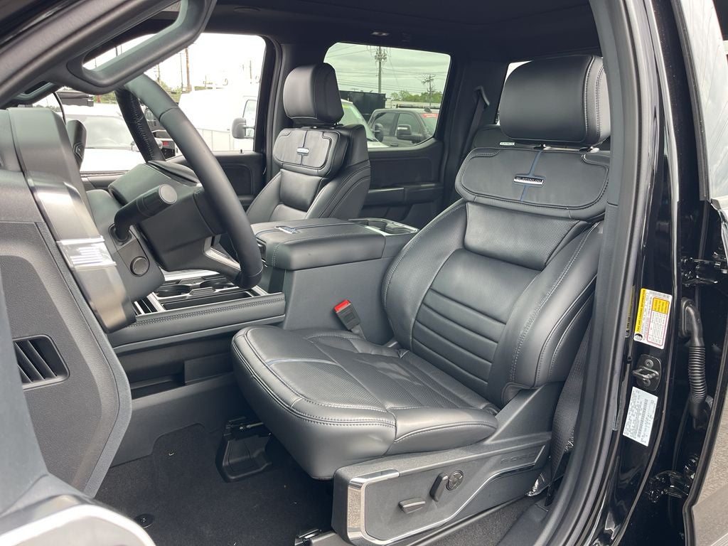 2025 Ford F-350SD Platinum