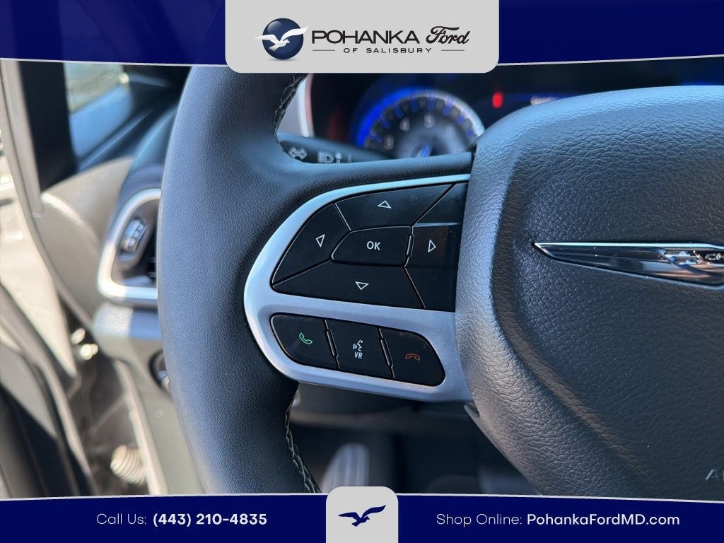 2025 Chrysler Pacifica Select