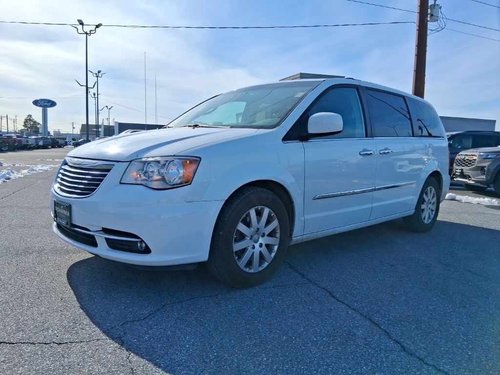 2016 Chrysler Town & Country Touring