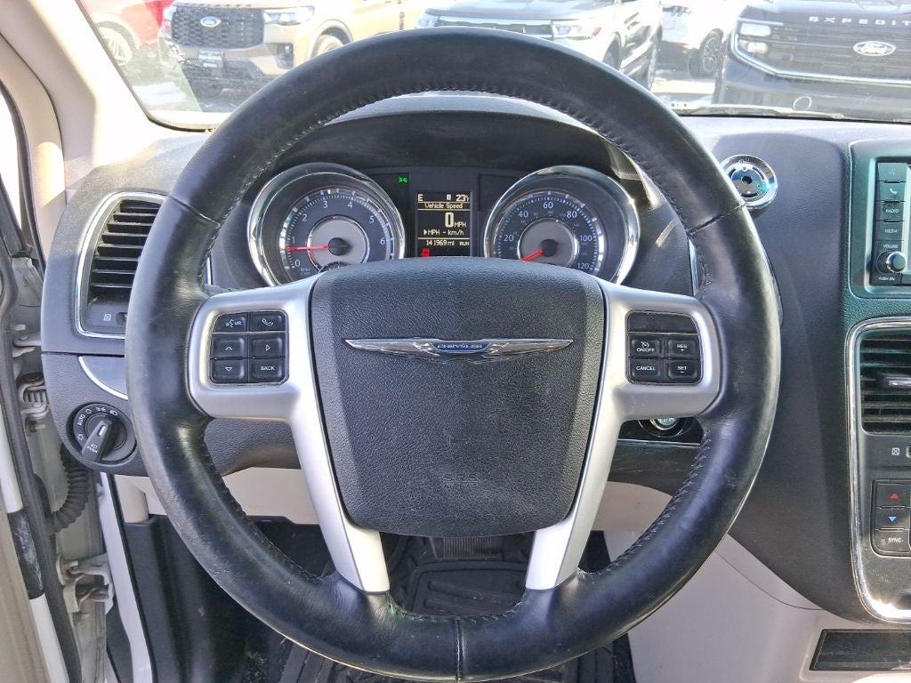 2016 Chrysler Town & Country Touring