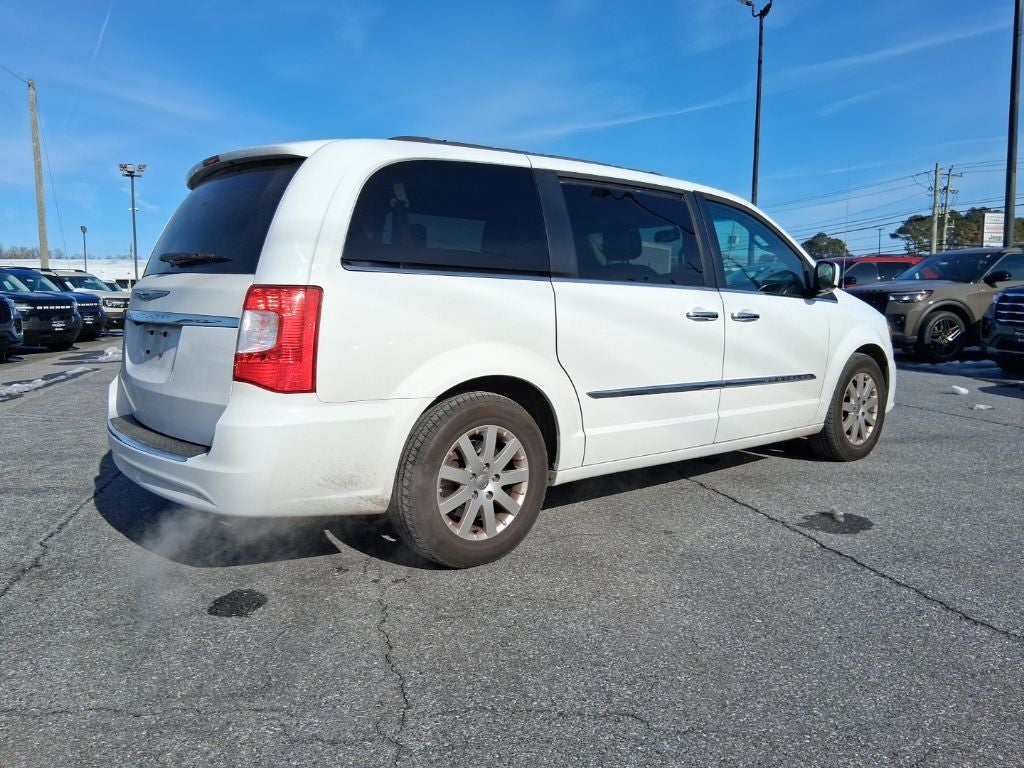 2016 Chrysler Town & Country Touring