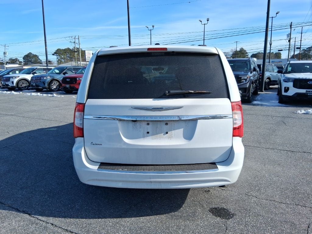 2016 Chrysler Town & Country Touring