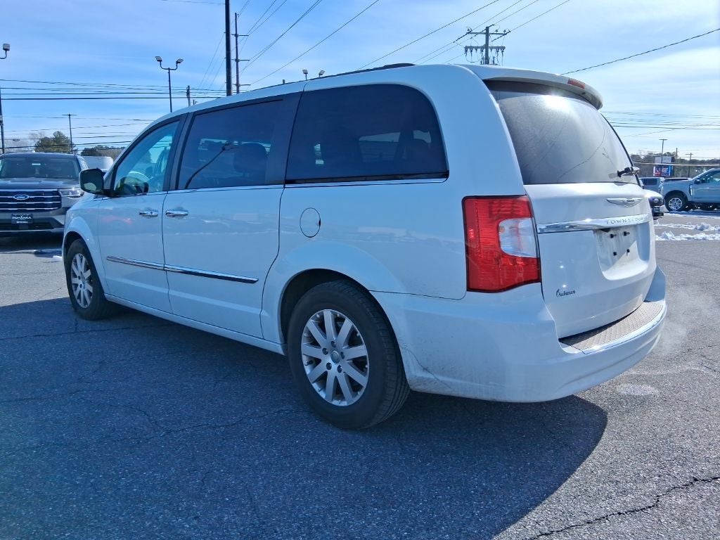 2016 Chrysler Town & Country Touring