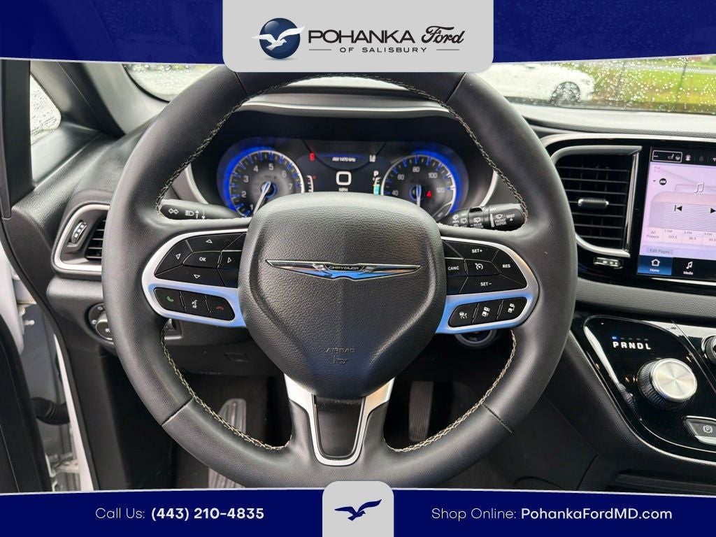 2025 Chrysler Pacifica Select