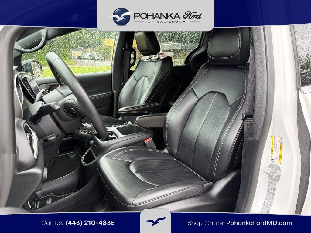 2025 Chrysler Pacifica Select