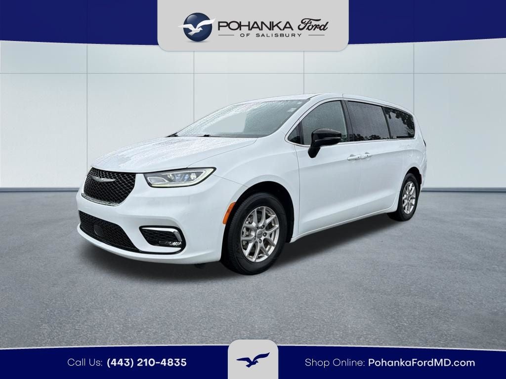 2025 Chrysler Pacifica Select