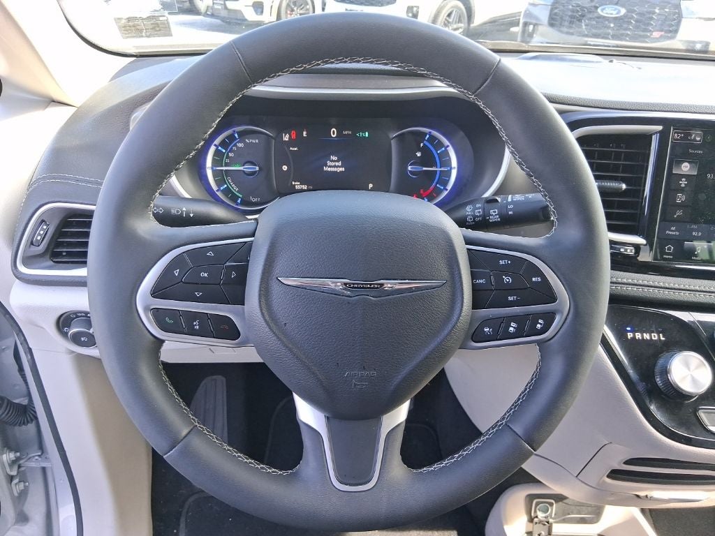 2024 Chrysler Pacifica Hybrid Select