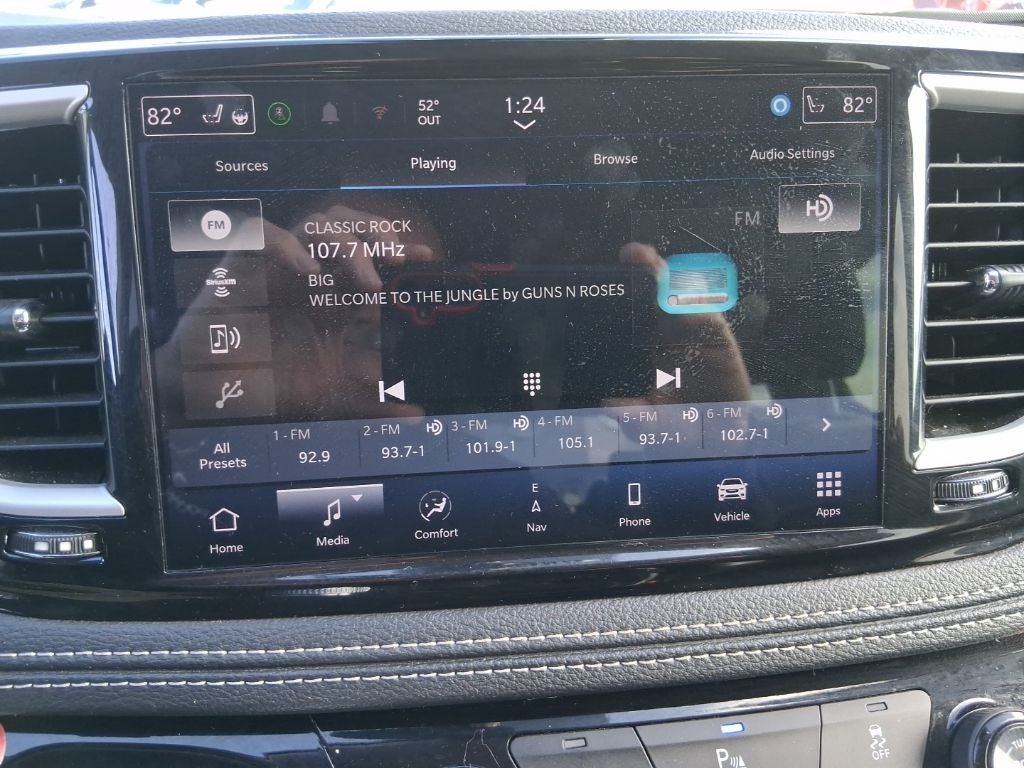 2024 Chrysler Pacifica Hybrid Select