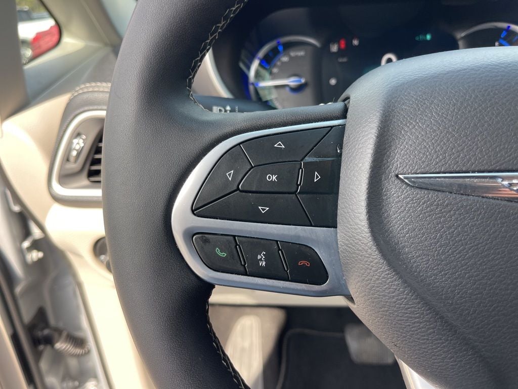 2024 Chrysler Pacifica Hybrid Select