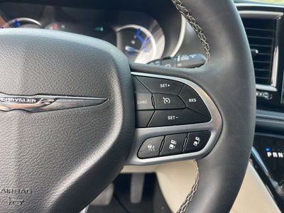 2024 Chrysler Pacifica Hybrid Select