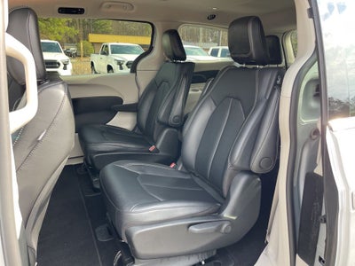 2024 Chrysler Pacifica Hybrid Select