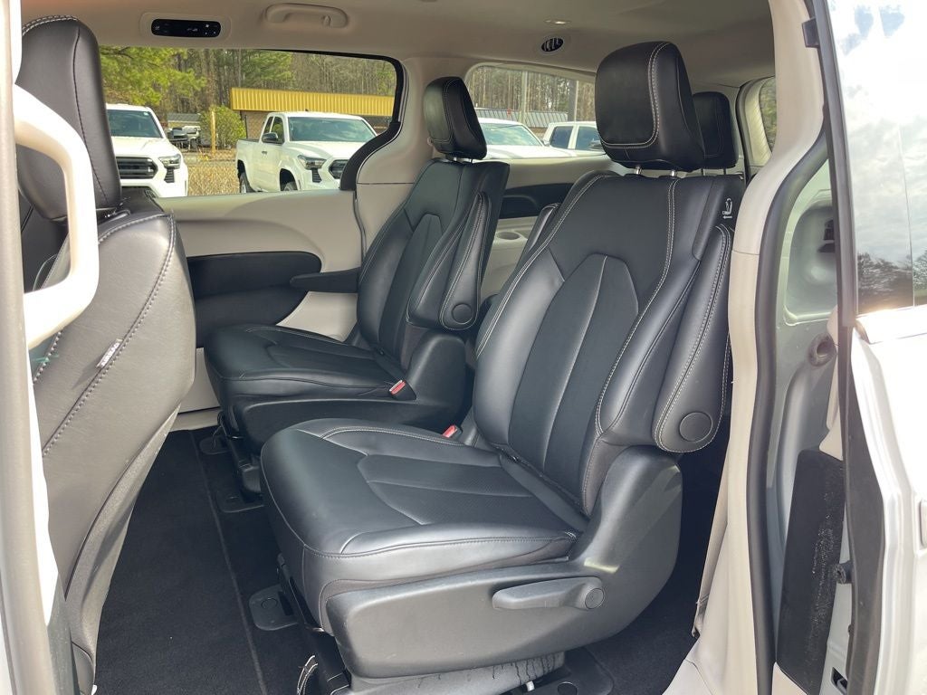 2024 Chrysler Pacifica Hybrid Select