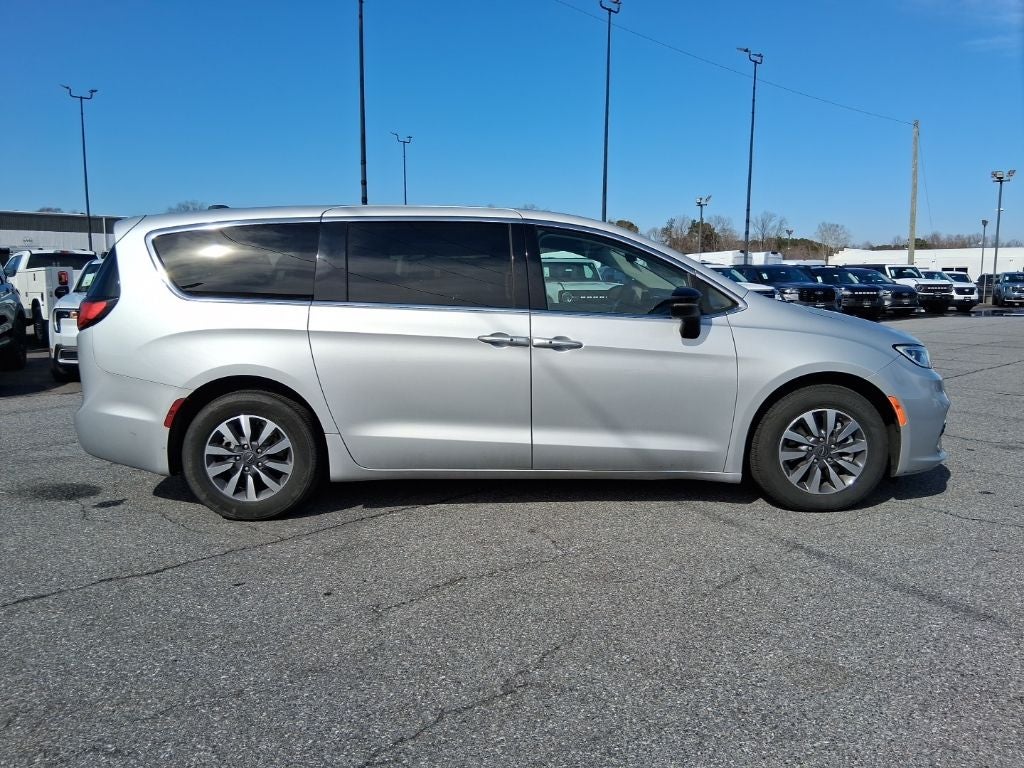 2024 Chrysler Pacifica Hybrid Select