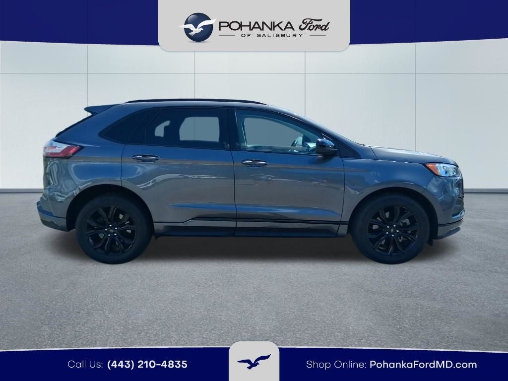 2022 Ford Edge SE