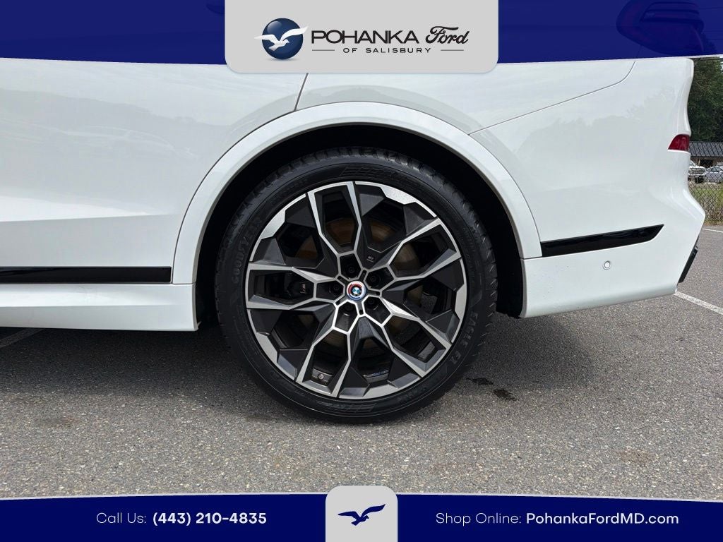 2023 BMW X7 M60i