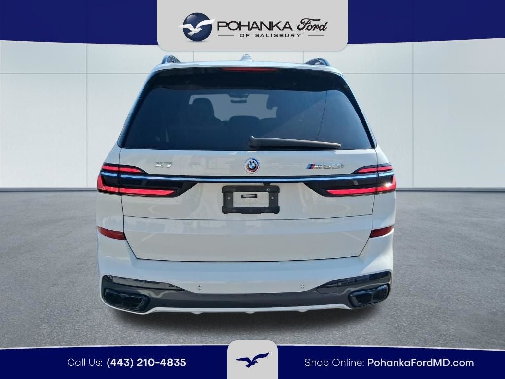 2023 BMW X7 M60i