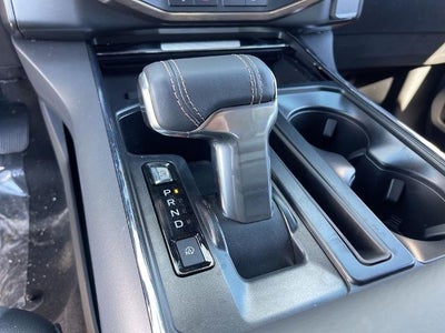 2025 Ford F-150 Lightning Lariat®